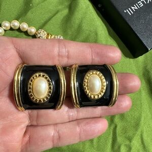Vintage Avon Gold Tone Black Statement Earrings